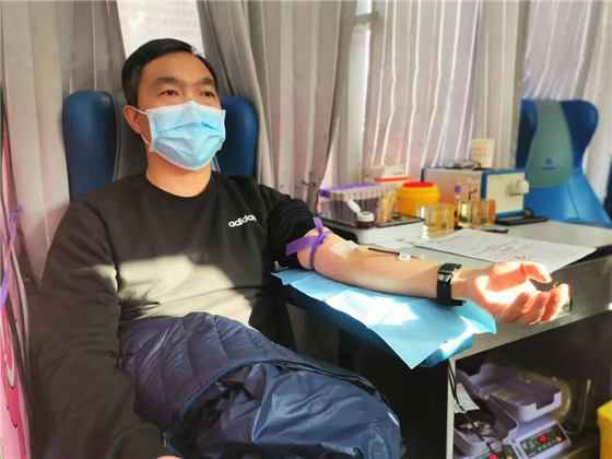 安康市委機(jī)關(guān)組織開展“熱血奉獻(xiàn)·溫暖有你”無(wú)償獻(xiàn)血活動(dòng)