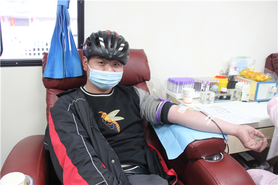 “輸送”熱血 回饋社會 ——順豐速運(yùn)有限公司安康區(qū)員工積極參與無償獻(xiàn)血活動