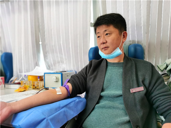 獻(xiàn)血傳真情，為黨旗添光彩 ——三元村春季無償獻(xiàn)血活動(dòng)側(cè)記