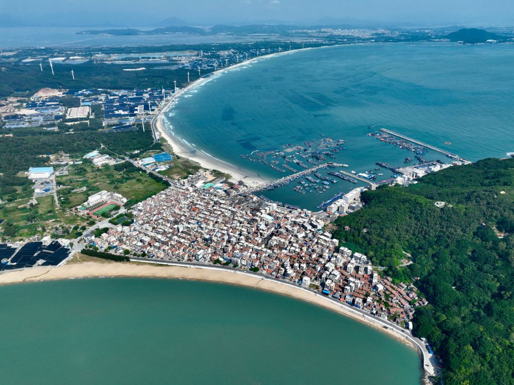 這是2024年10月16日拍攝的福建省漳州市東山縣澳角村（無人機照片）。新華社記者姜克紅攝