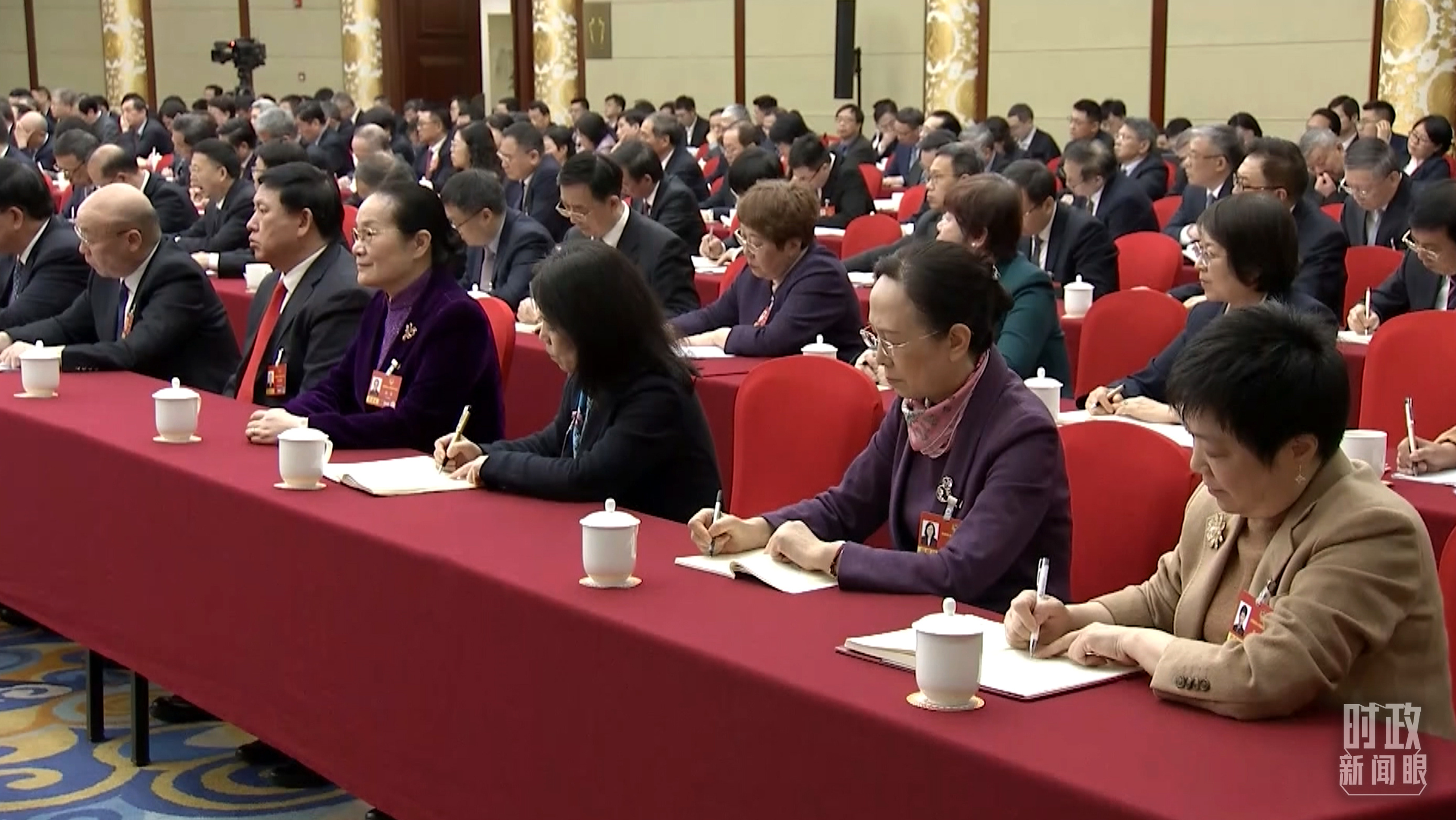 △當(dāng)天的政協(xié)聯(lián)組會(huì)現(xiàn)場(chǎng)。